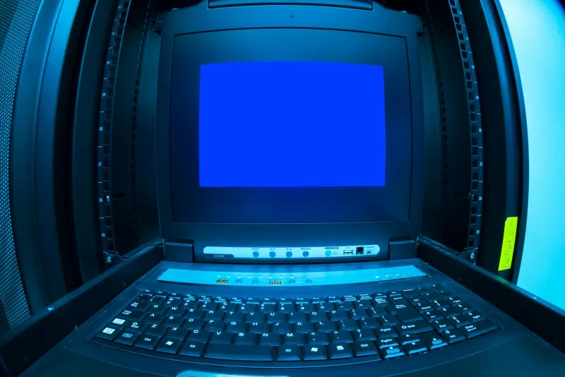 Blue Screen Snipers: When Every IRC Kid Became a Digital Assassin With a Single TCP Packet